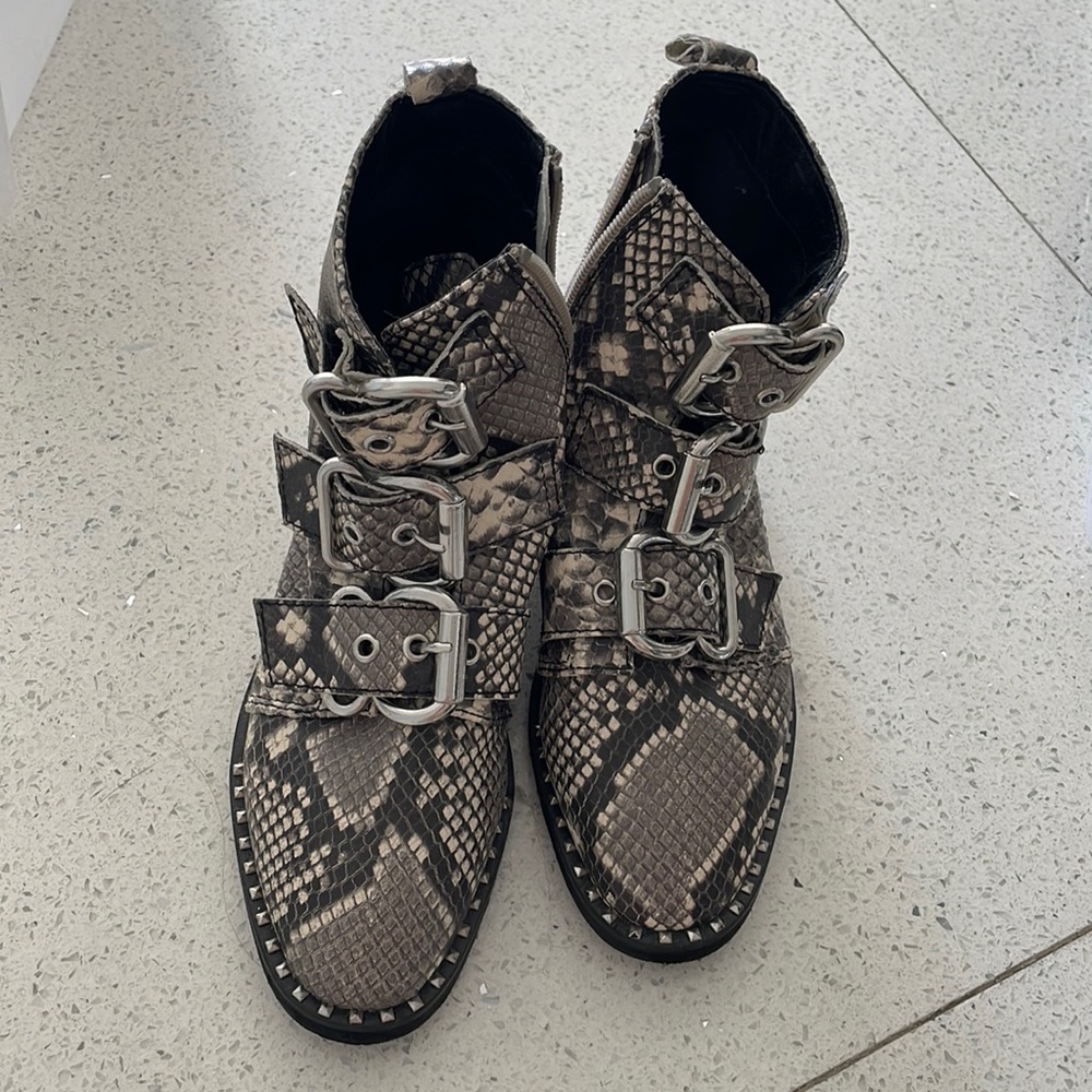 steve madden snake boots